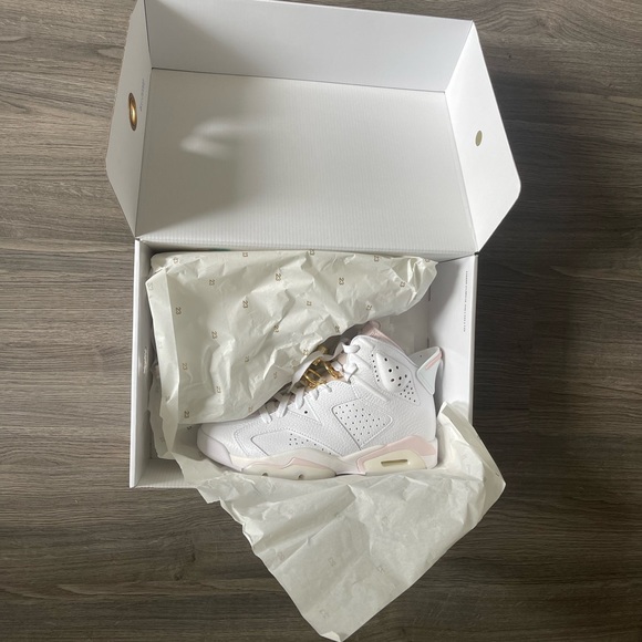 Retro Jordan 6 “Gold Hoops” - Picture 2 of 4